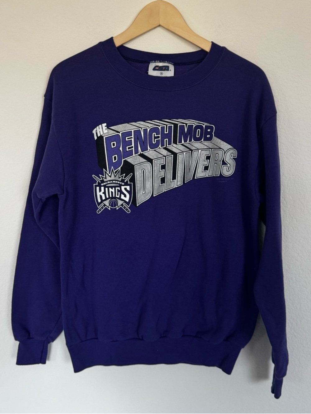Vintage Y2K Sacramento Kings The Bench Mob Delivers Crewneck Sweater Size Medium